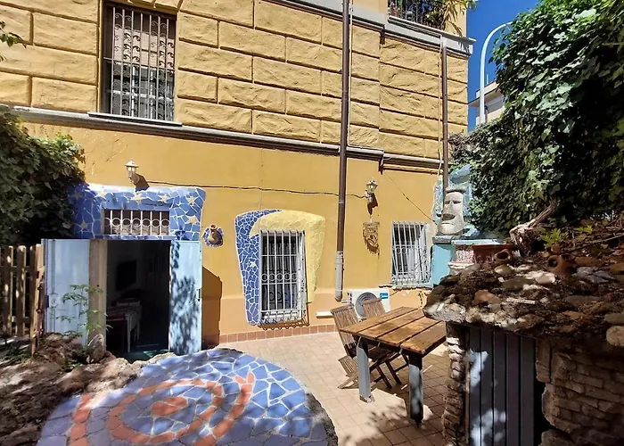 Casa Gaudi *